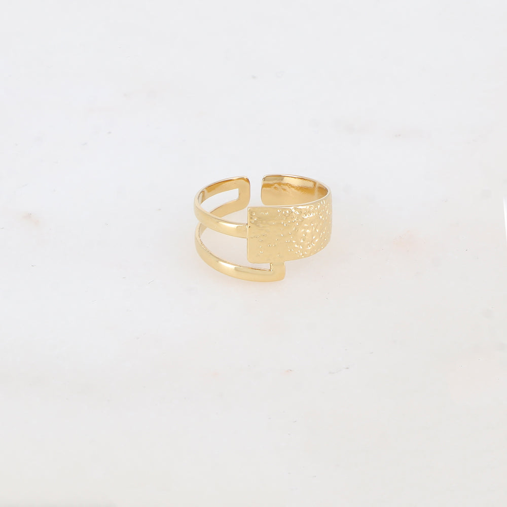 Bague ajourée, effet lisse et martelé