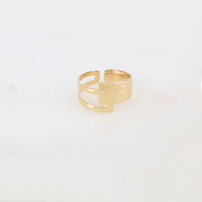 Bague ajourée, effet lisse et martelé