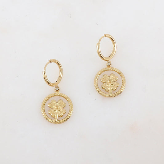Créoles avec pendant anneau embelli d'un trèfle à 4 feuilles 1,4 x 3 CM.