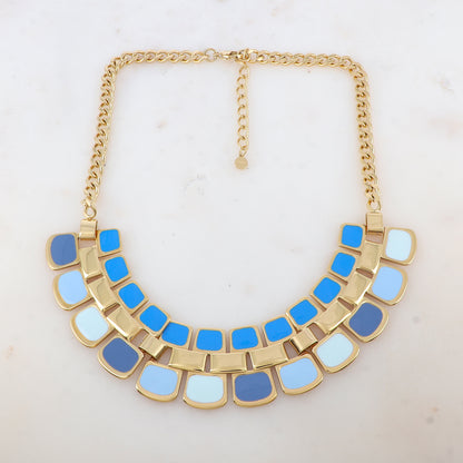 Collier en grosse maille avec pendentif aux motifs géométriques émaillés (40+5CM)