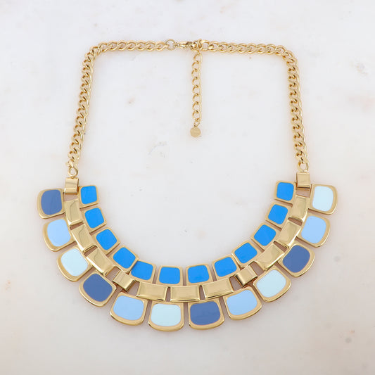 Collier en grosse maille avec pendentif aux motifs géométriques émaillés (40+5CM)