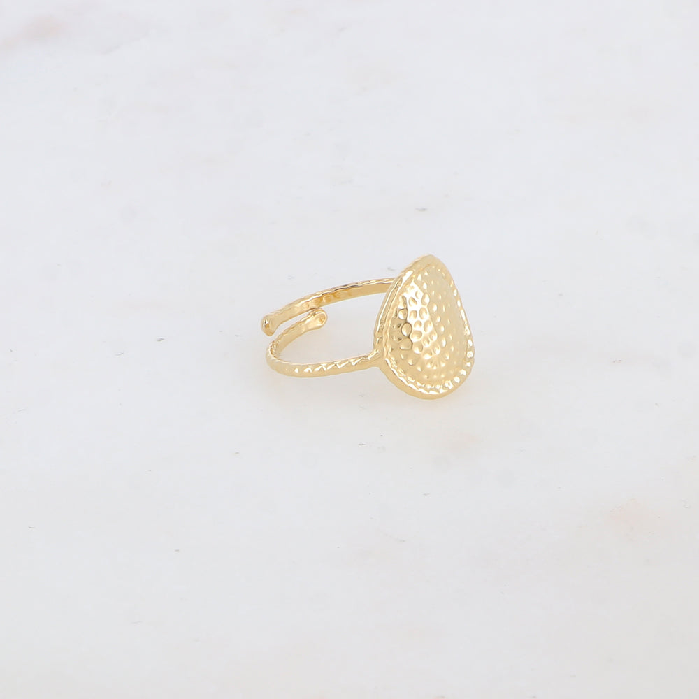 Bague fine avec pièce ronde martelée