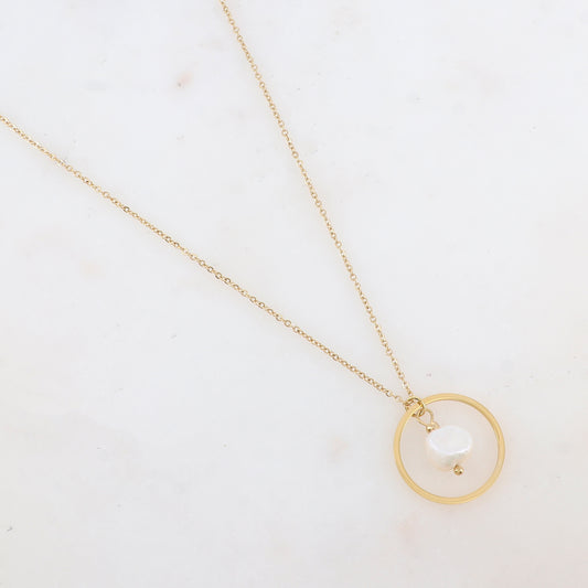 Collier avec pendentif anneau et perle d'eau douce
