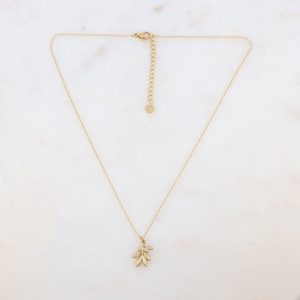 Collier avec pendentif embelli de feuilles (40+5CM)