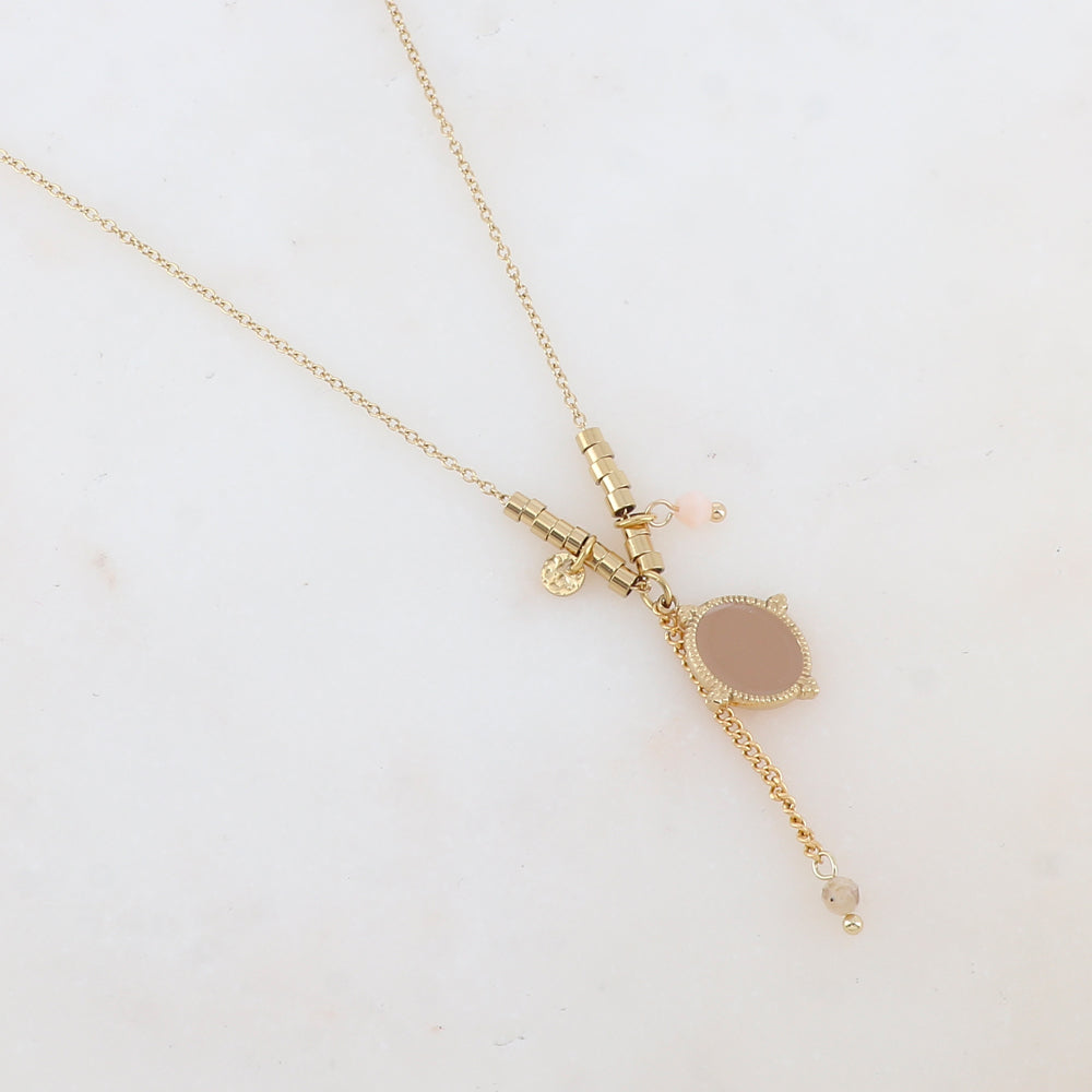 Collier avec pendentif ovale émaillé, chaîne, perles, petite pampille ronde et petites rondelles en acier (40+5CM)