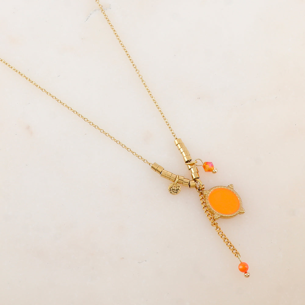 Collier avec pendentif ovale émaillé, chaîne, perles, petite pampille ronde et petites rondelles en acier (40+5CM)