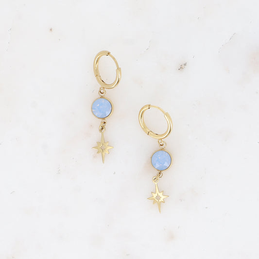 Créoles - cristaux SS29 et pampille étoile ajourée - Air blue opal 7 x 38 mm