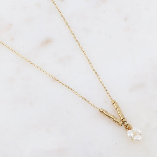 Collier avec petites rondelles et 3 petites perles d'eau douce (40+5CM)