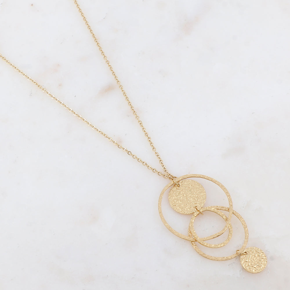 Collier avec 3 anneaux martelés et 2 pampilles rondes martelées (45+5CM)