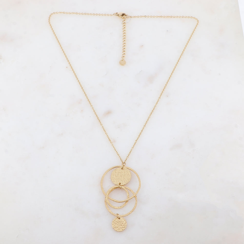 Collier avec 3 anneaux martelés et 2 pampilles rondes martelées (45+5CM)