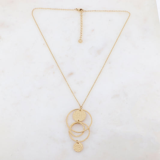 Collier avec 3 anneaux martelés et 2 pampilles rondes martelées (45+5CM)