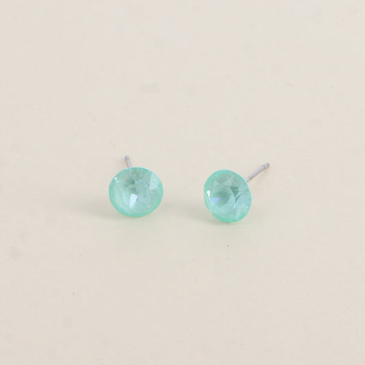 Boucles puces argentées – Ornées de cristaux de Swarovski® SS39 - Dimensions de la boucle : 8x8 mm - Soft mint ignite