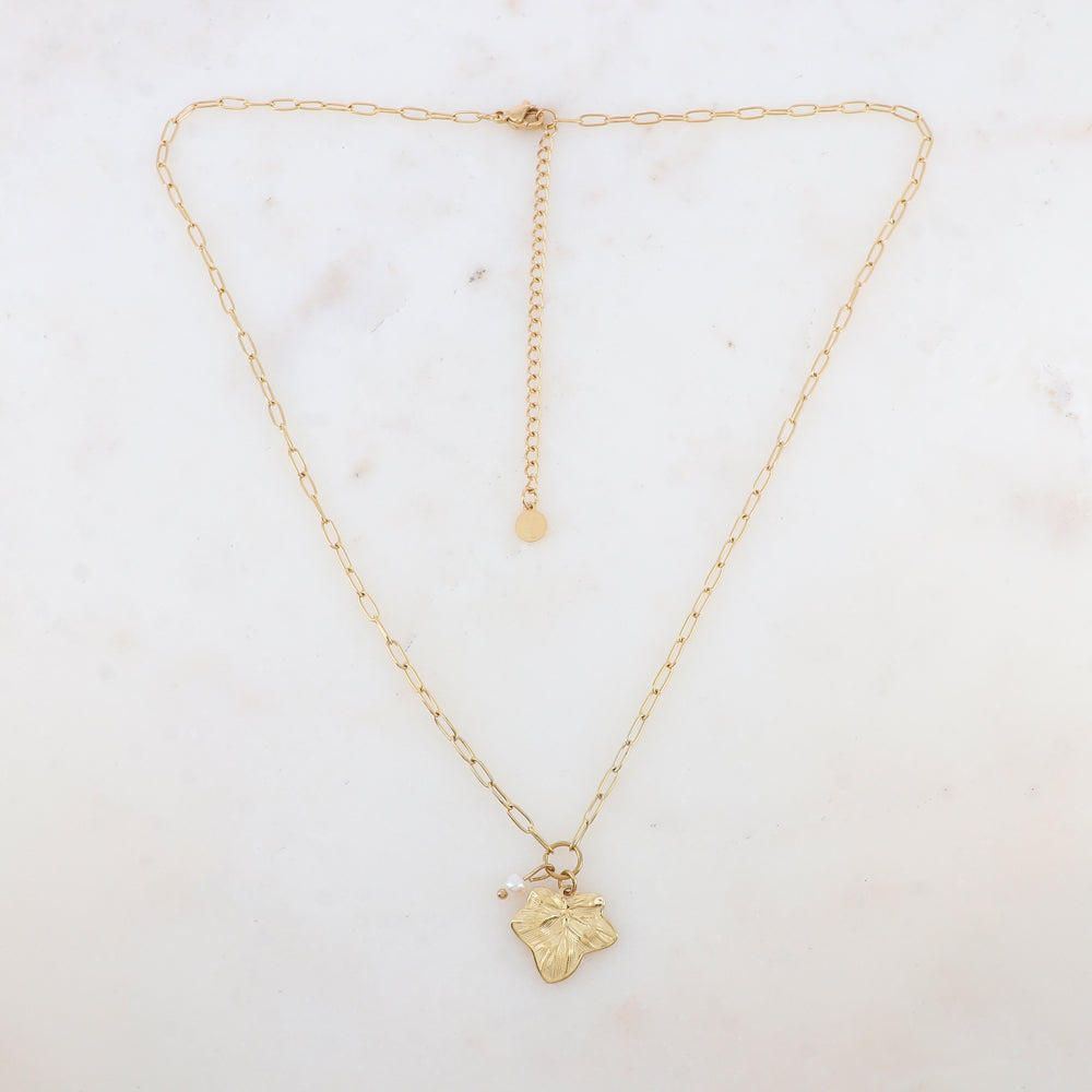 Collier avec pendentif feuille et perle d'eau douce (45+7CM)