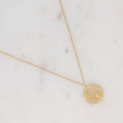 Collier avec pastille martelée, ajourée façon feuille, bi-face (42+5CM)