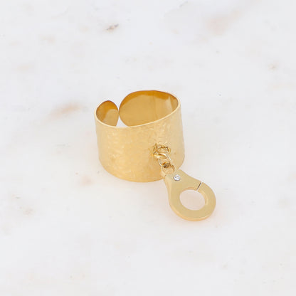 Bague avec pampille menotte et strass