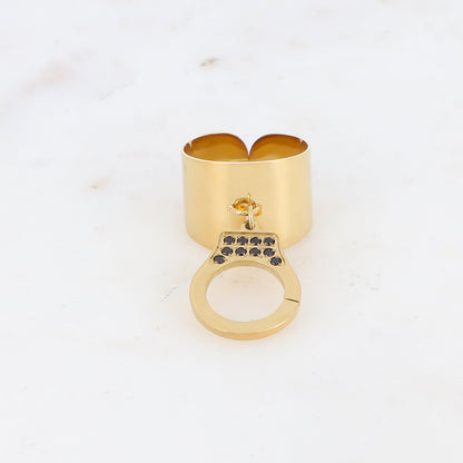 Bague lisse avec pampille en forme de menotte ornée de strass - Noir