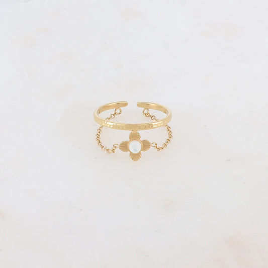 Bague fine avec chaîne, fleur et nacre blanche