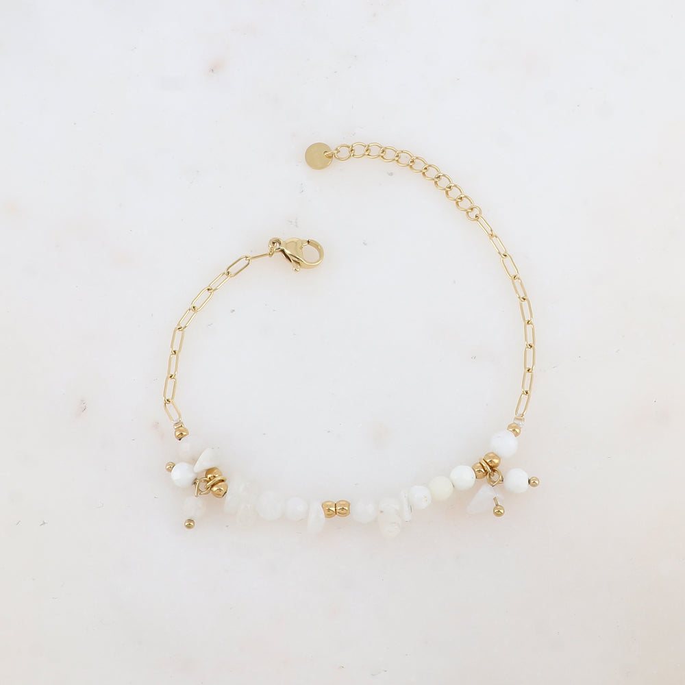 Bracelet en maille embelli de pierres naturelles