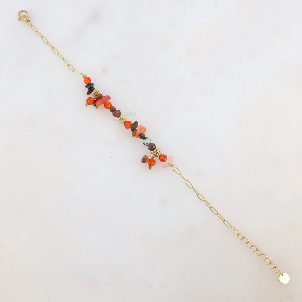 Bracelet en maille embelli de pierres naturelles