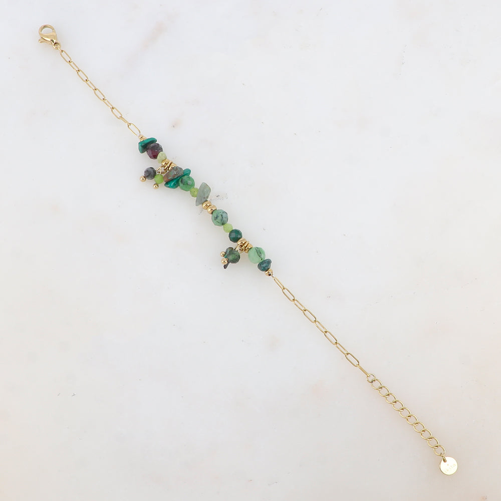 Bracelet en maille embelli de pierres naturelles