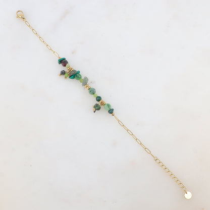 Bracelet en maille embelli de pierres naturelles