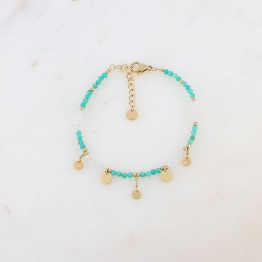 Bracelet avec chaînes, pampilles rondes lisses, perles dorées et pierres naturelles