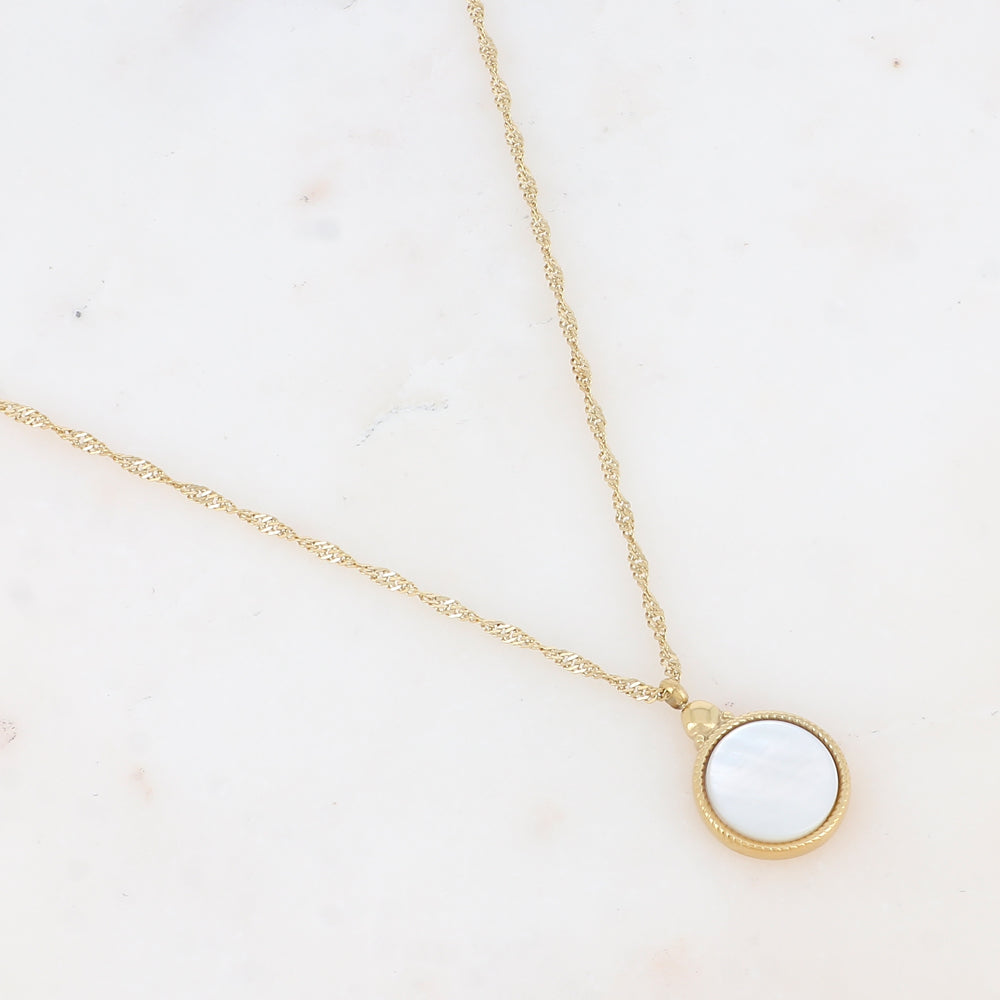 Collier avec pendentif rond serti d'une nacre (40.5+5CM)