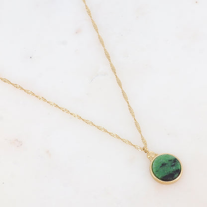 Collier avec pendentif rond serti d'une pierre naturelle (40.5+5CM)