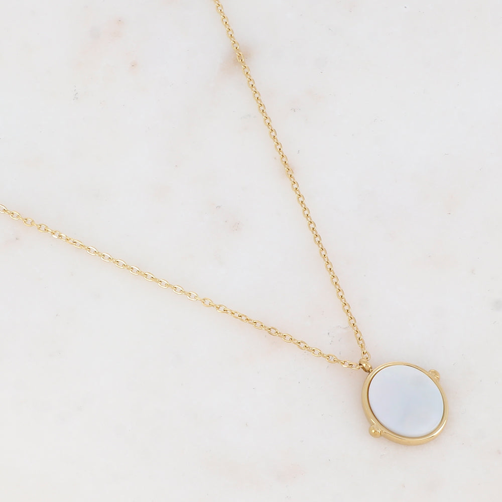 Collier avec pendentif ovale serti d'une nacre (40+5CM)