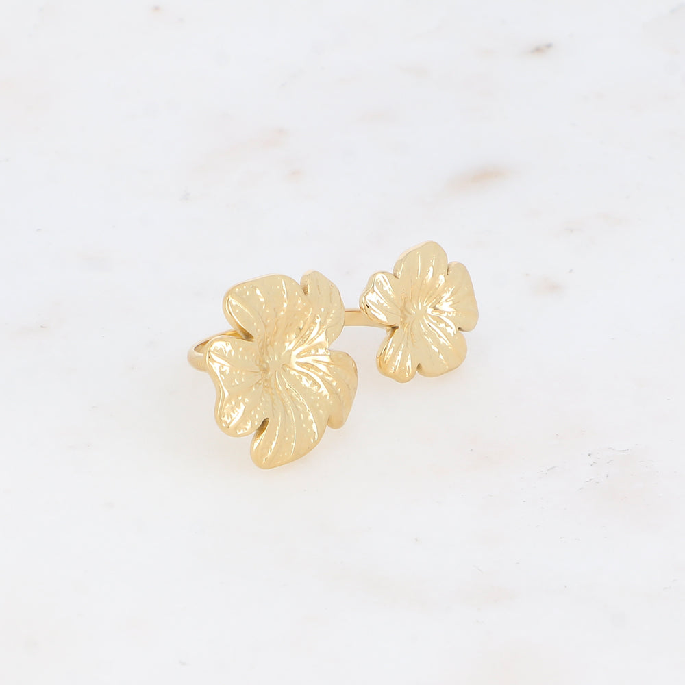 Bague avec deux fleurs