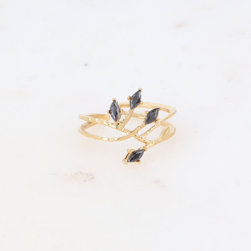 Bague avec oxyde de zirconium