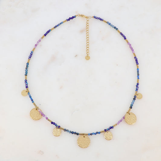 Collier avec pierre naturelle, pâtes de verre et pastilles martelées (39+5CM)