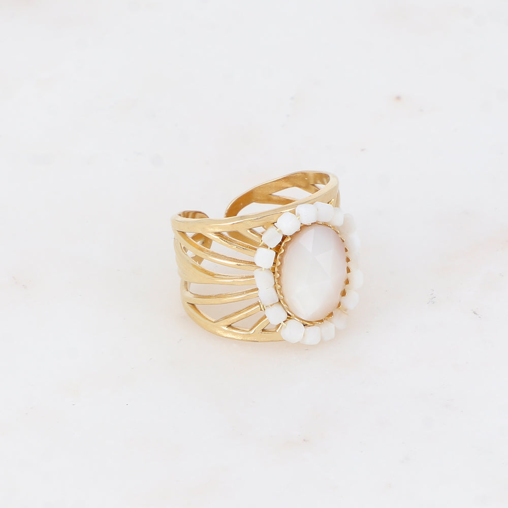 Bague ajourée avec des perles en pierre naturelle - Agate blanche