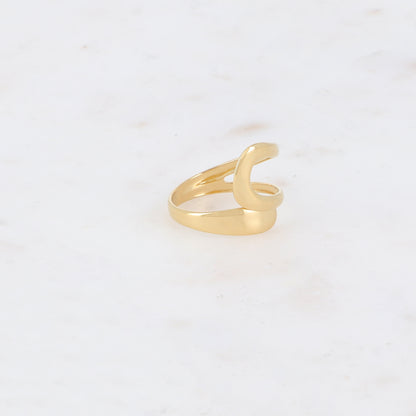 Bague fine ajustable avec un effet lisse