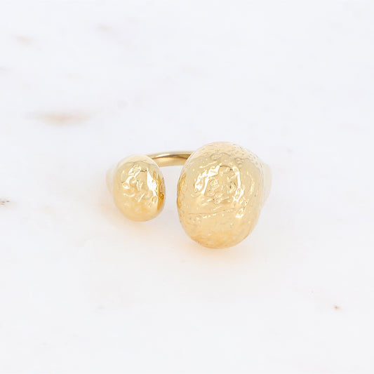 Bague avec deux pièces martelées