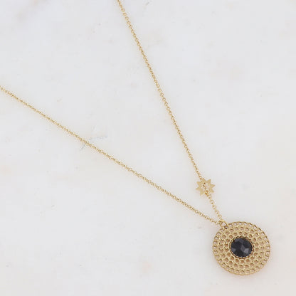 Collier avec pendentif rond effet ajouré et pierres naturelles (38+5)