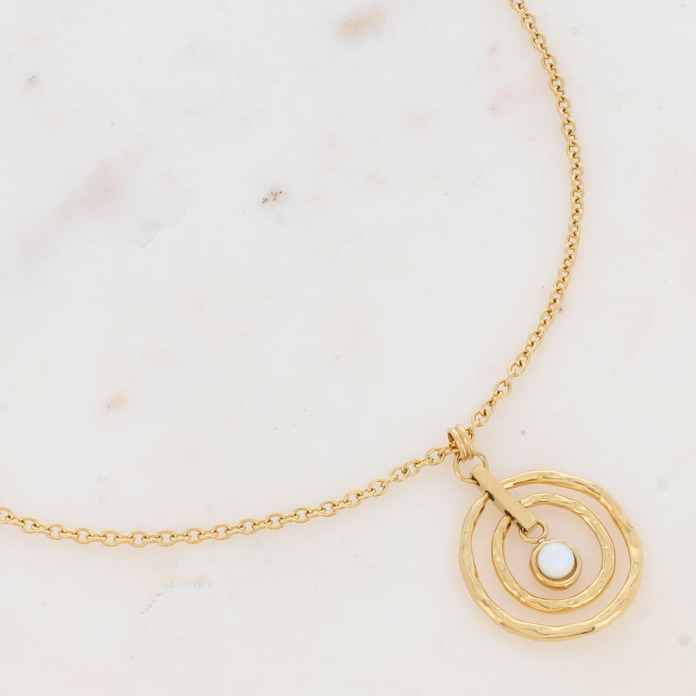 Collier avec anneaux texturés et nacre (60+5CM)