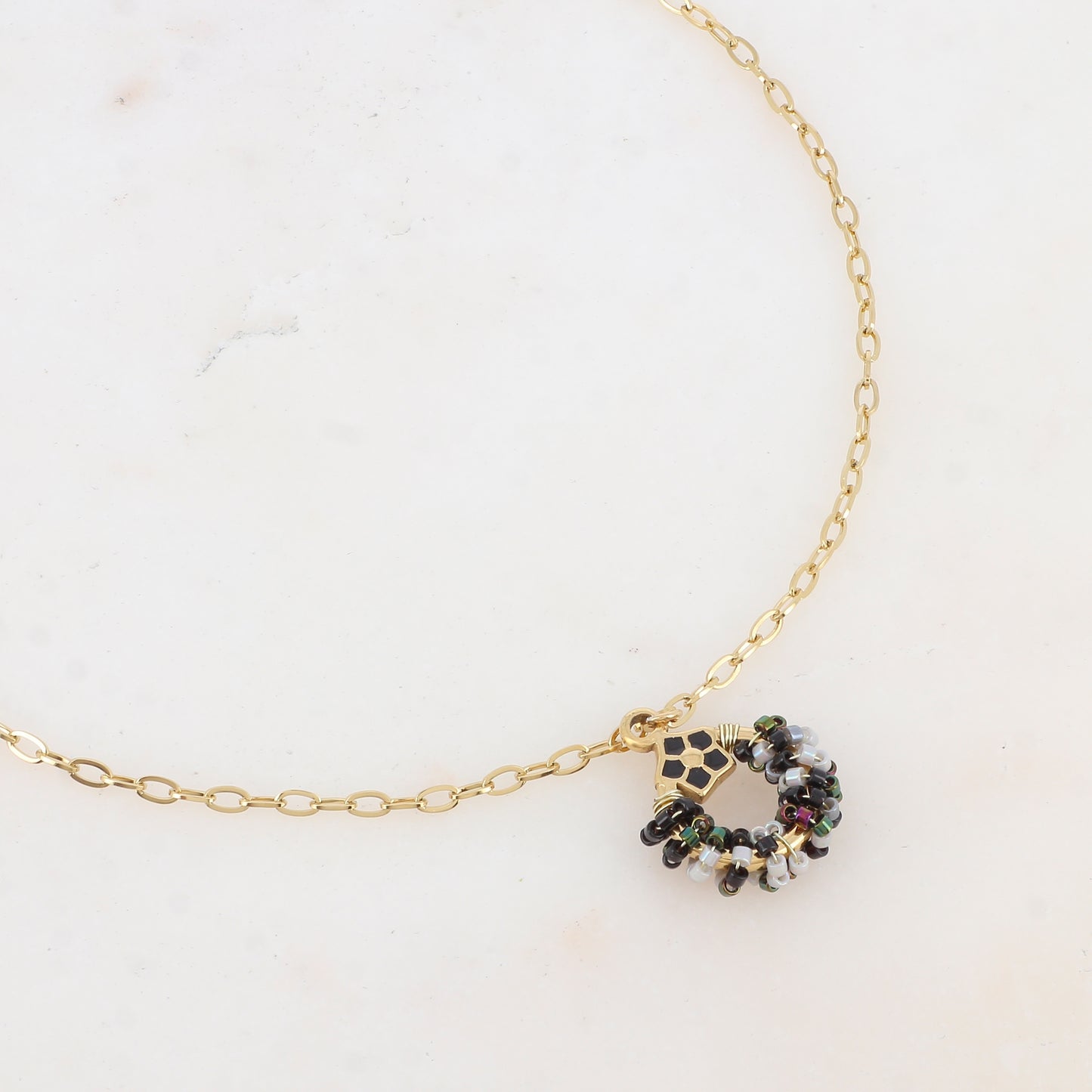 Collier avec avec anneau, perles, étoile et émail (40+5CM)