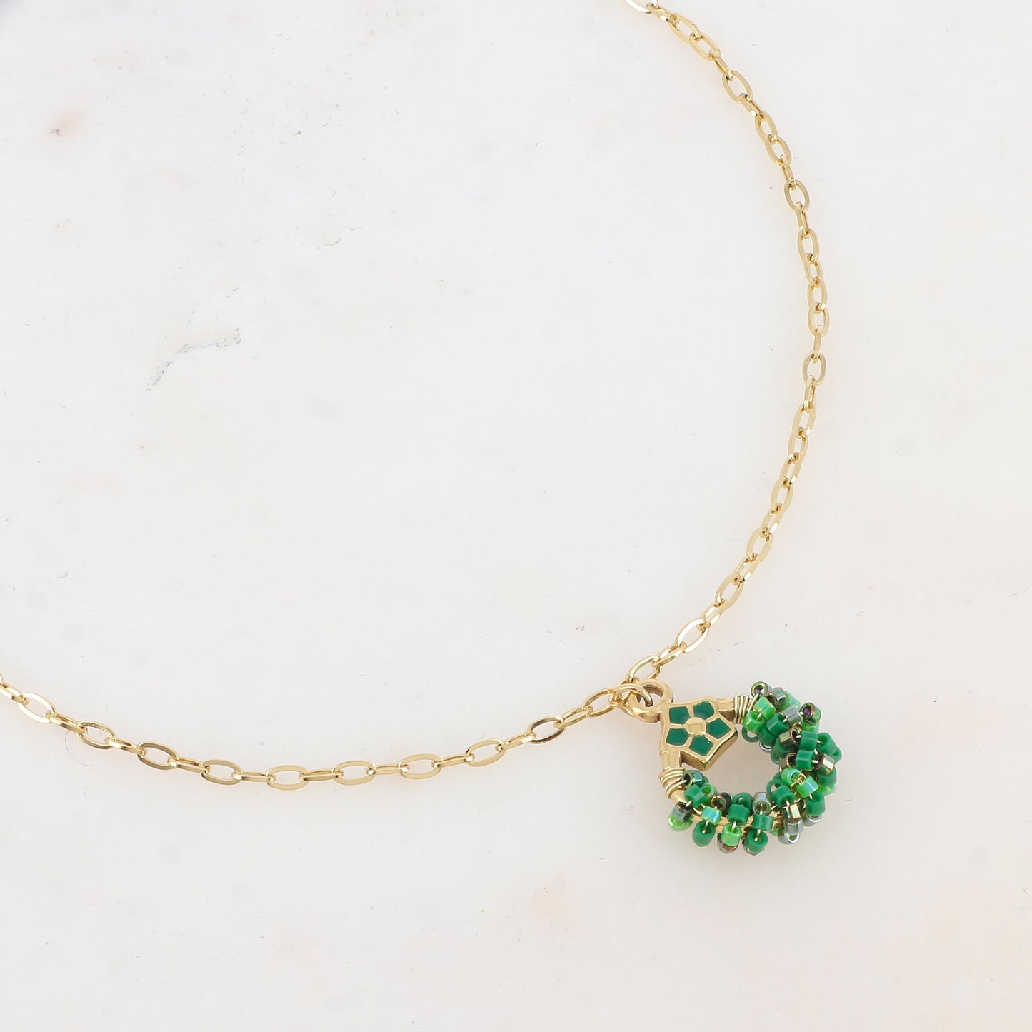 Collier avec avec anneau, perles, étoile et émail (40+5CM)
