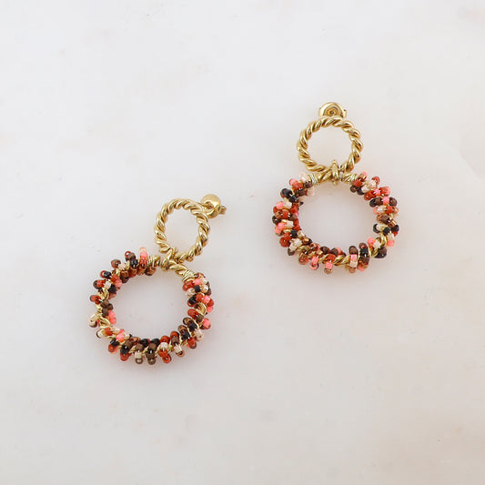 B.O à puce avec 2 anneaux torsadés, et perles de rocaille 2,9 x 4,2 CM