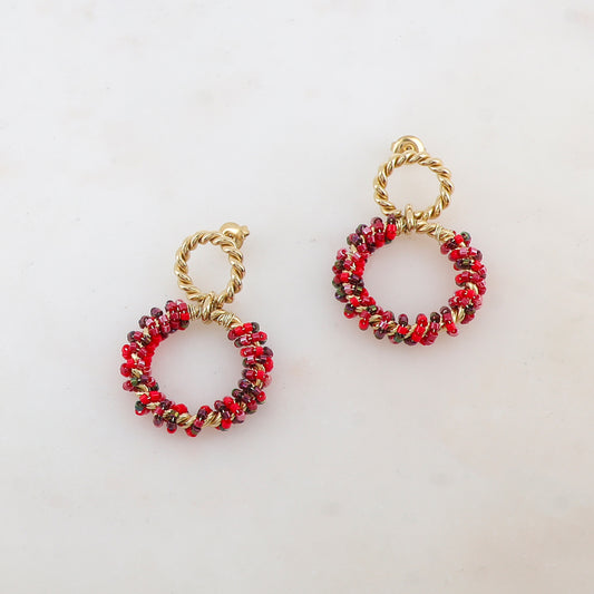 B.O à puce avec 2 anneaux torsadés, et perles de rocaille 2,9 x 4,2 CM