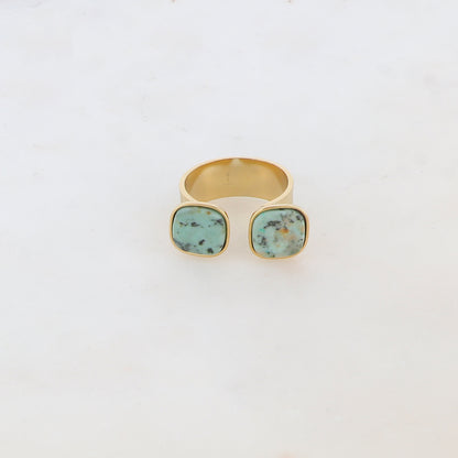 Bague avec effet griffé, deux perles en pierre naturelle carrée - Turquoise africaine
