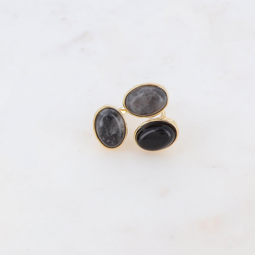 Bague fine ajustable avec trois pierres naturelles - Labradorite / Onyx