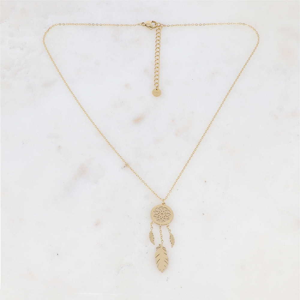 Collier avec pièce ronde ajourée de façon rosace et 3 pampilles plumes (40+5CM)