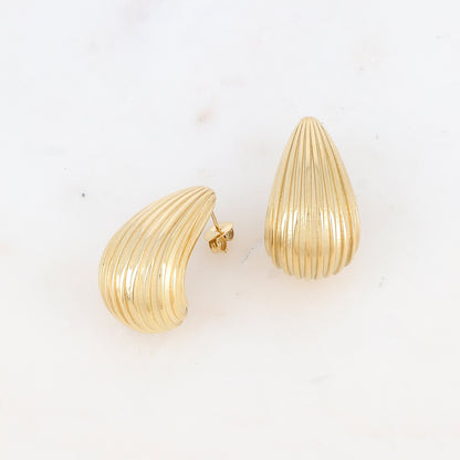 Créoles à puce texturées (lisse et patinée) 1,8 x 3,5 cm.