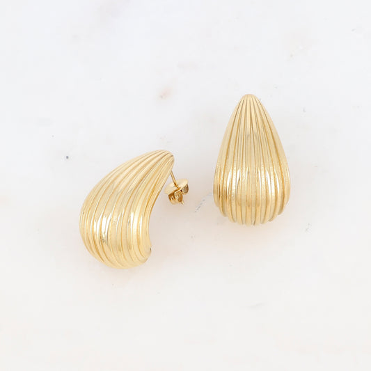 Créoles à puce texturées (lisse et patinée) 1,8 x 3,5 cm.