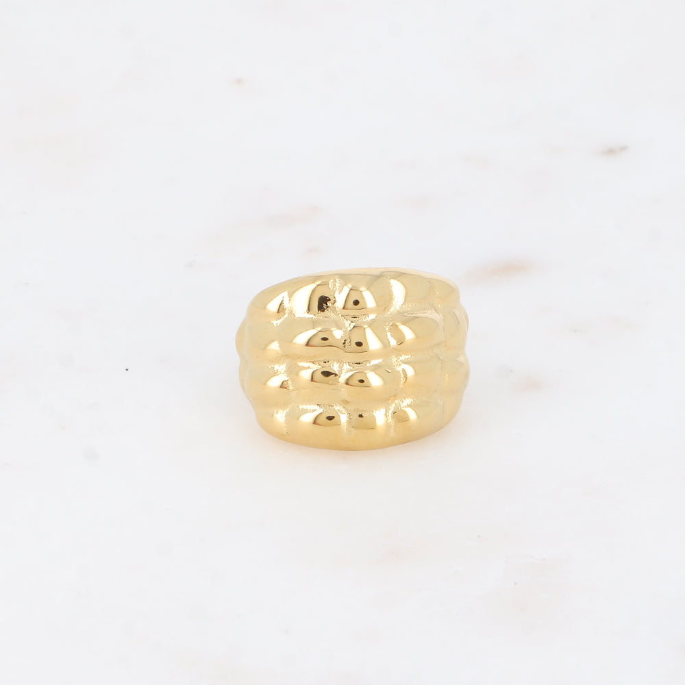 Bague - forme bombée et quadrillée