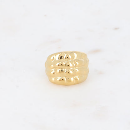 Bague - forme bombée et quadrillée