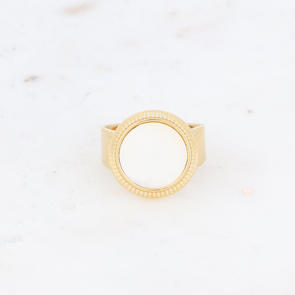 Bague avec cabochon rond en pierre naturelle - Nacre blanche