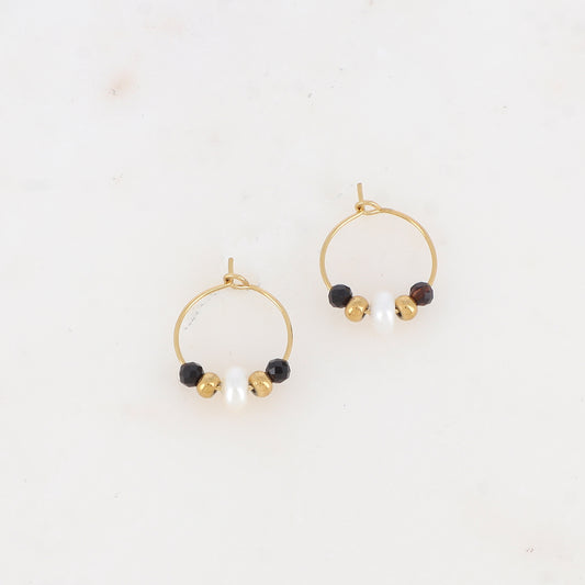 Créoles avec pierres naturelles et perle d'eau douce 1,5 x 1,7 cm.